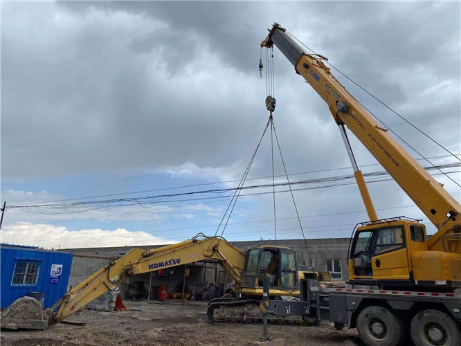 夹江县25吨吊车的工作半径是多少？